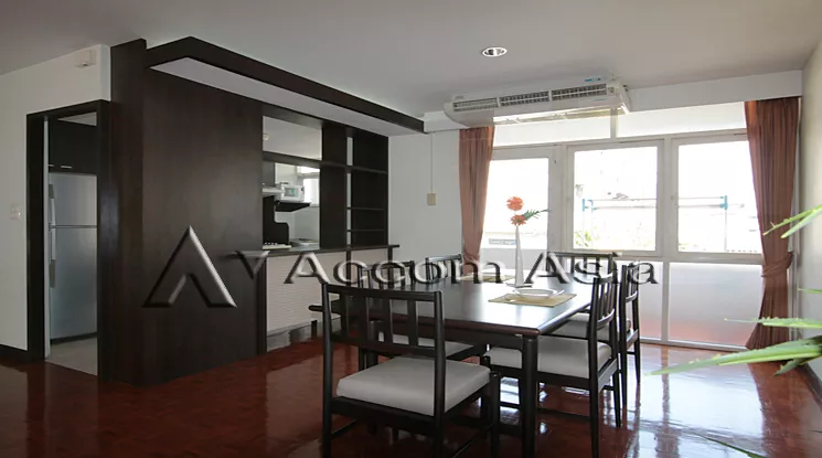  3 Bedrooms  Apartment For Rent in Sukhumvit, Bangkok  near BTS Ekkamai (29442)