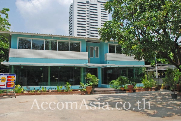 unitHome Office |  3 Bedrooms  House For Rent in Sukhumvit, Bangkok  near BTS Ekkamai (49457)