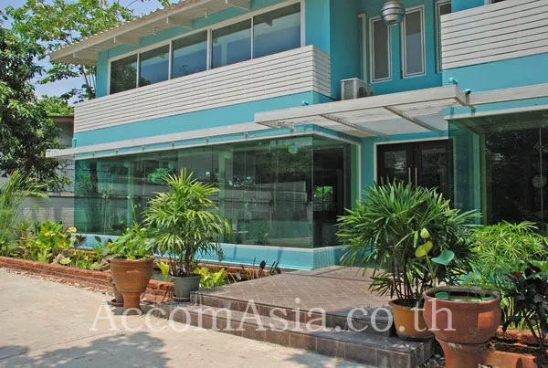 Home Office |  3 Bedrooms  House For Rent in Sukhumvit, Bangkok  near BTS Ekkamai (49457)