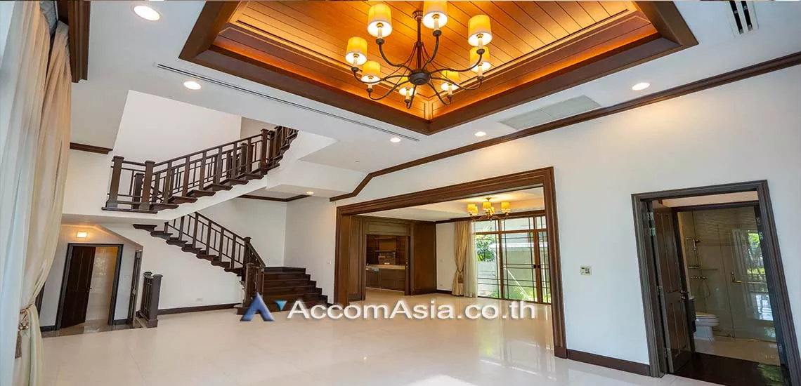 Private Swimming Pool, Pet friendly |  4 Bedrooms  House For Rent in Sathorn, Bangkok  near BRT Thanon Chan - BTS Saint Louis (59462)
