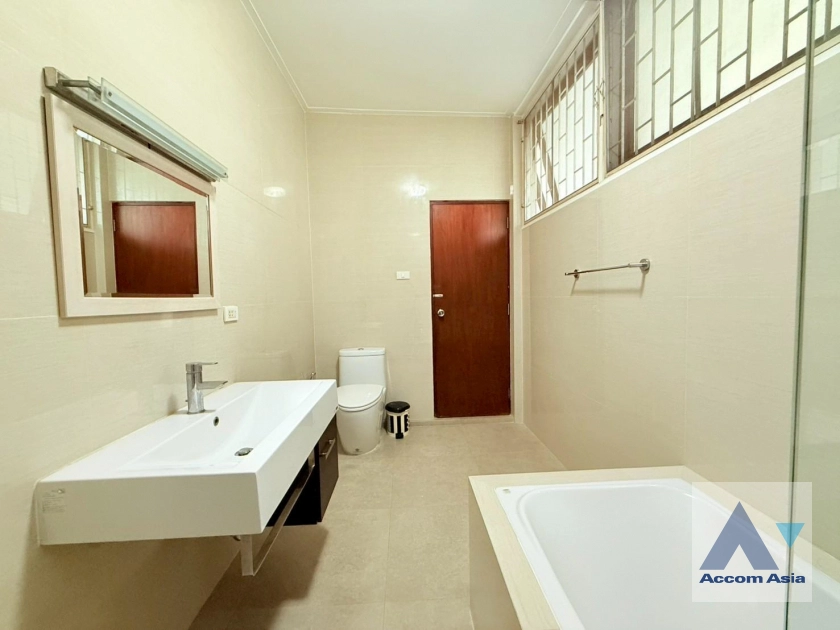 23  3 br House for rent and sale in Sukhumvit ,Bangkok BTS Phrom Phong 99503