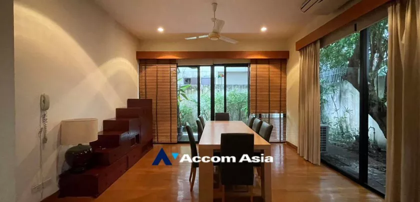 6  3 br Apartment For Rent in Phaholyothin ,Bangkok BTS Ari at Low-rise Apartment 750m. walk to BTS 119526