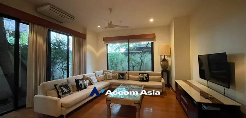  2  3 br Apartment For Rent in Phaholyothin ,Bangkok BTS Ari at Low-rise Apartment 750m. walk to BTS 119526