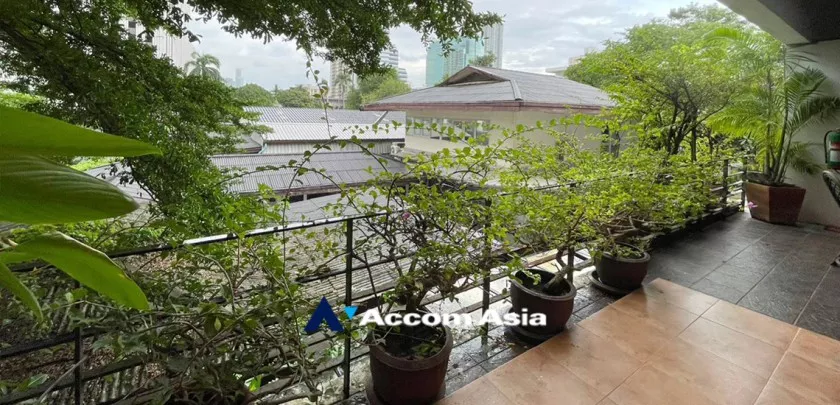18  3 br Apartment For Rent in Phaholyothin ,Bangkok BTS Ari at Low-rise Apartment 750m. walk to BTS 119526