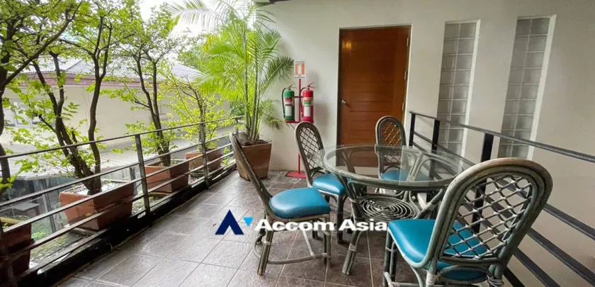 19  3 br Apartment For Rent in Phaholyothin ,Bangkok BTS Ari at Low-rise Apartment 750m. walk to BTS 119526