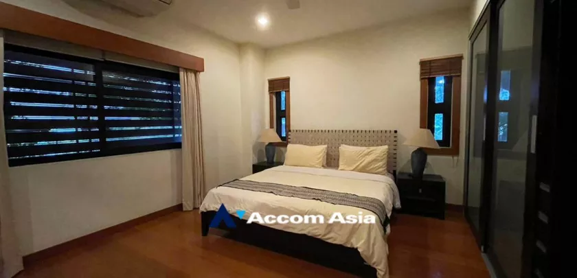 10  3 br Apartment For Rent in Phaholyothin ,Bangkok BTS Ari at Low-rise Apartment 750m. walk to BTS 119526
