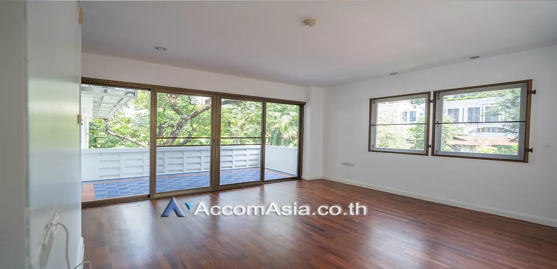 8  4 br Apartment For Rent in Ploenchit ,Bangkok BTS Ploenchit at Cozy Ploenchit Apartment 1006104
