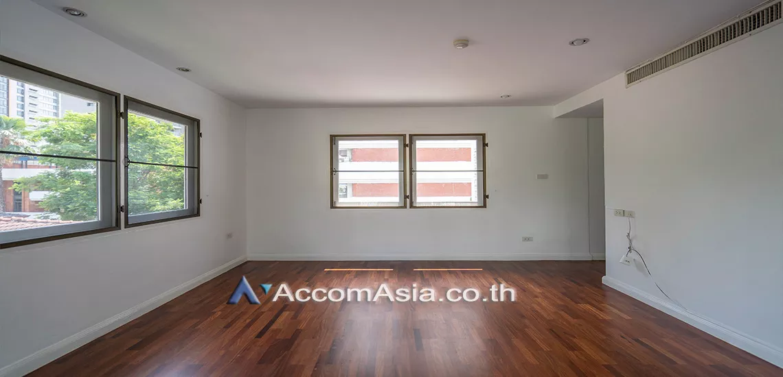 9  4 br Apartment For Rent in Ploenchit ,Bangkok BTS Ploenchit at Cozy Ploenchit Apartment 1006104