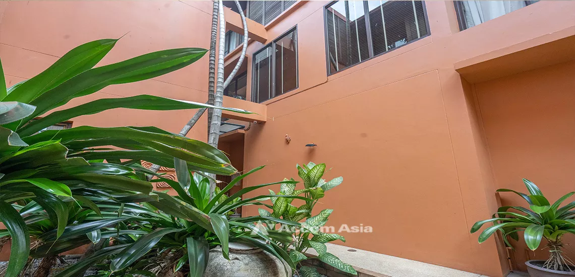  1  3 br House For Rent in Sukhumvit ,Bangkok BTS Phrom Phong at House in Compound 59532