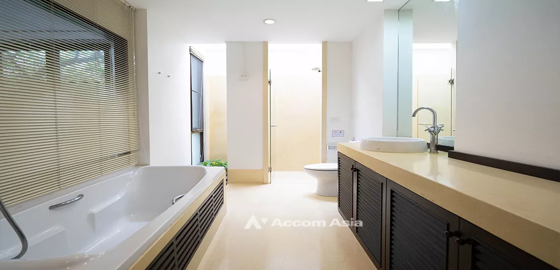 18  3 br House For Rent in Sukhumvit ,Bangkok BTS Phrom Phong at House in Compound 59532