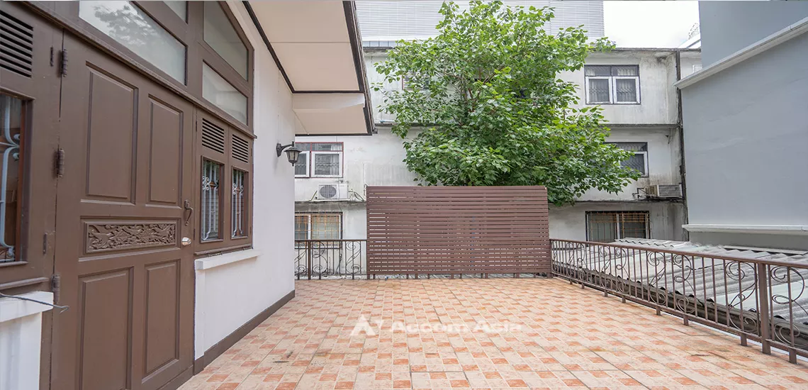 unitHome Office, Pet friendly |  4 Bedrooms  House For Rent in Sukhumvit, Bangkok  near BTS Asok - MRT Sukhumvit (99534)