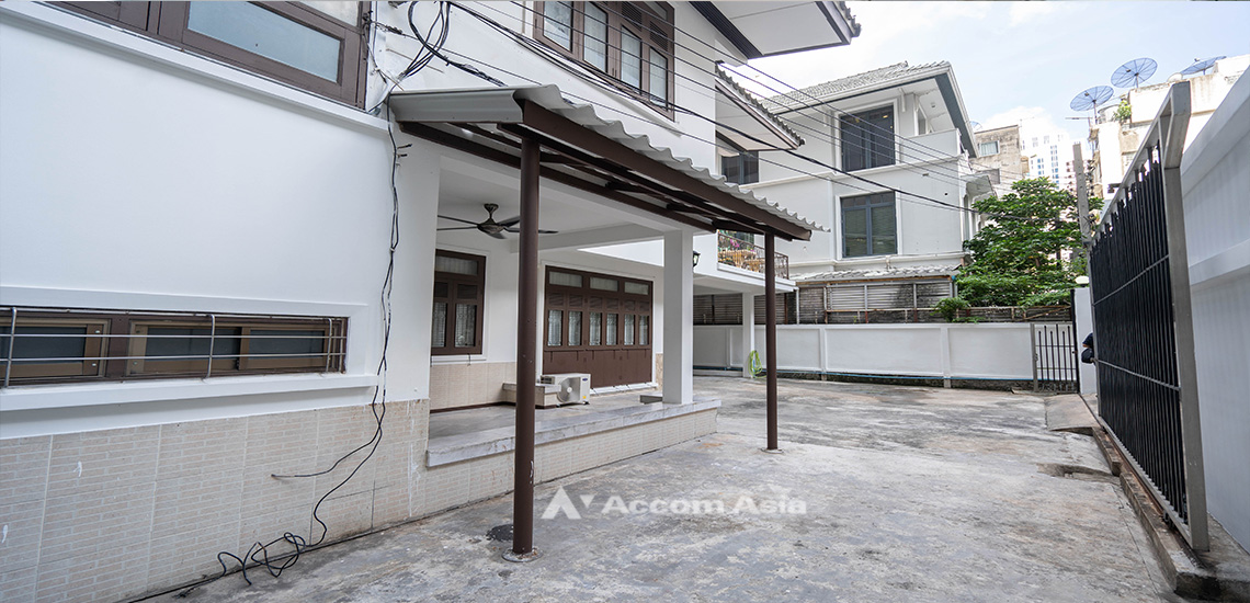 Home Office, Pet friendly |  4 Bedrooms  House For Rent in Sukhumvit, Bangkok  near BTS Asok - MRT Sukhumvit (99534)