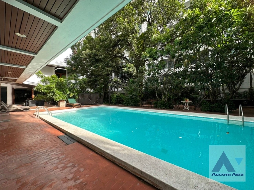 37  5 br House for rent and sale in Sukhumvit ,Bangkok BTS Ekkamai 10003601