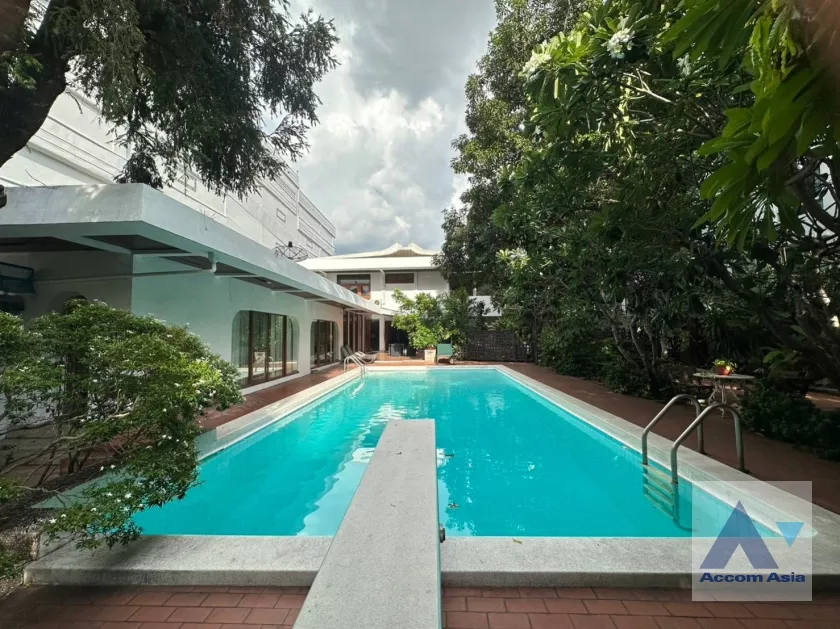 36  5 br House for rent and sale in sukhumvit ,Bangkok BTS Ekkamai 10003601