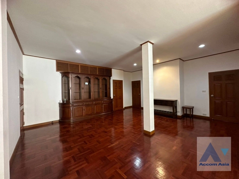 15  5 br House for rent and sale in Sukhumvit ,Bangkok BTS Ekkamai 10003601