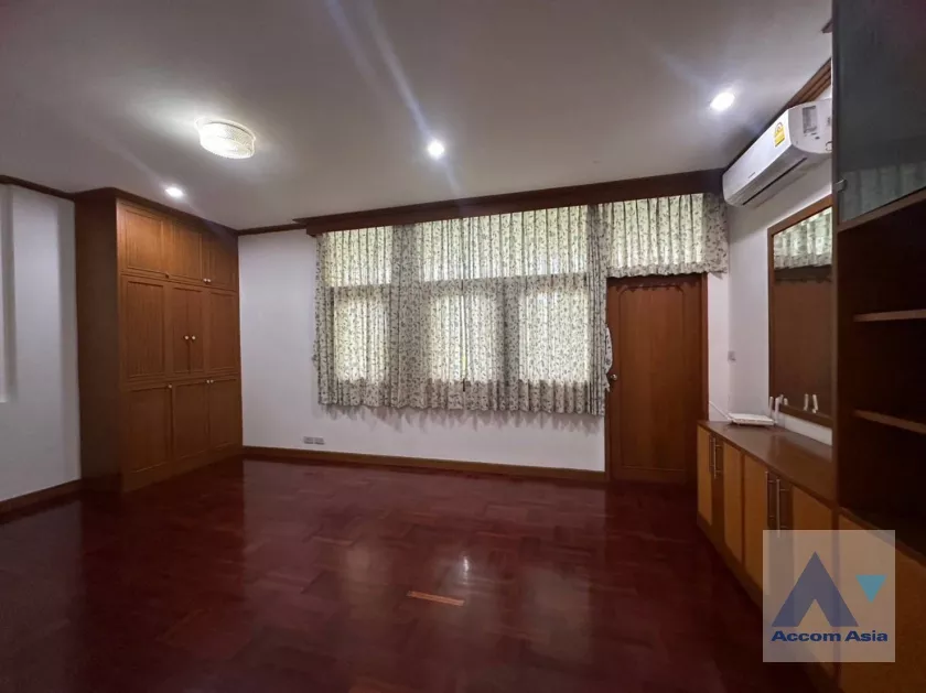 25  5 br House for rent and sale in sukhumvit ,Bangkok BTS Ekkamai 10003601