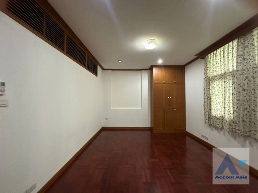 27  5 br House for rent and sale in Sukhumvit ,Bangkok BTS Ekkamai 10003601