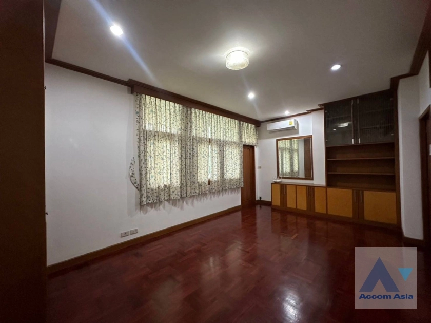 26  5 br House for rent and sale in Sukhumvit ,Bangkok BTS Ekkamai 10003601