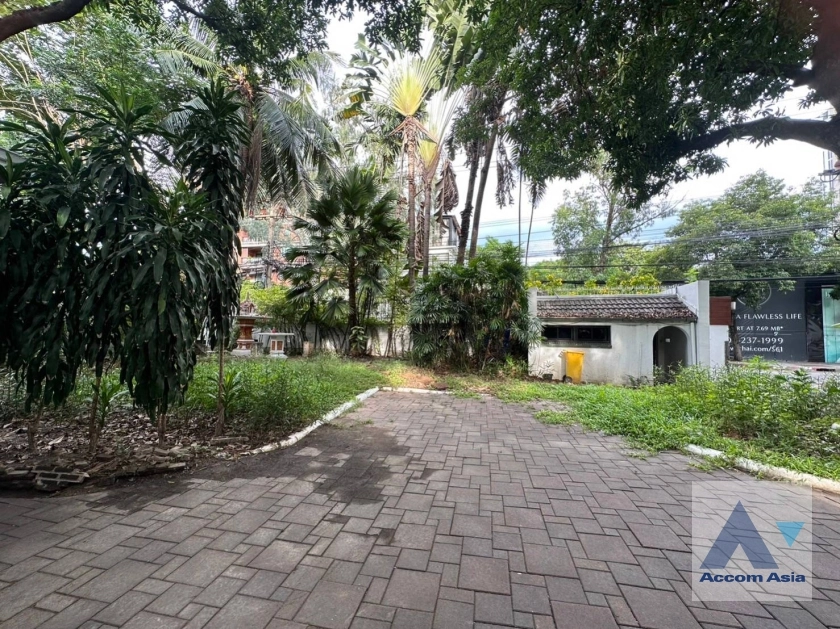 44  5 br House for rent and sale in Sukhumvit ,Bangkok BTS Ekkamai 10003601