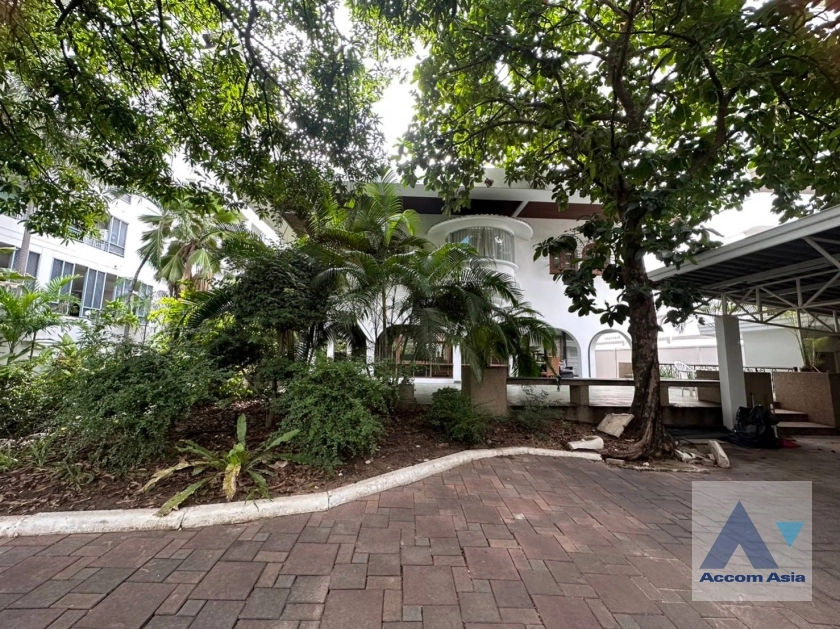 42  5 br House for rent and sale in Sukhumvit ,Bangkok BTS Ekkamai 10003601