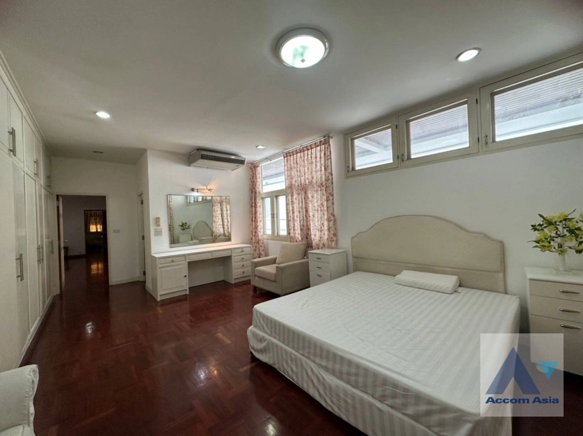 23  5 br House for rent and sale in Sukhumvit ,Bangkok BTS Ekkamai 10003601