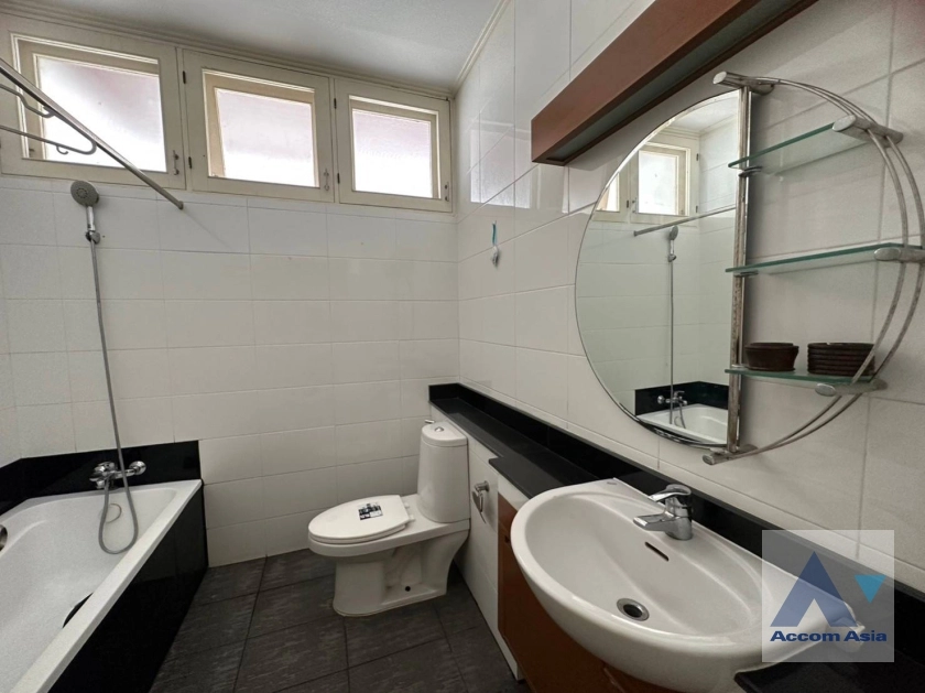 30  5 br House for rent and sale in Sukhumvit ,Bangkok BTS Ekkamai 10003601