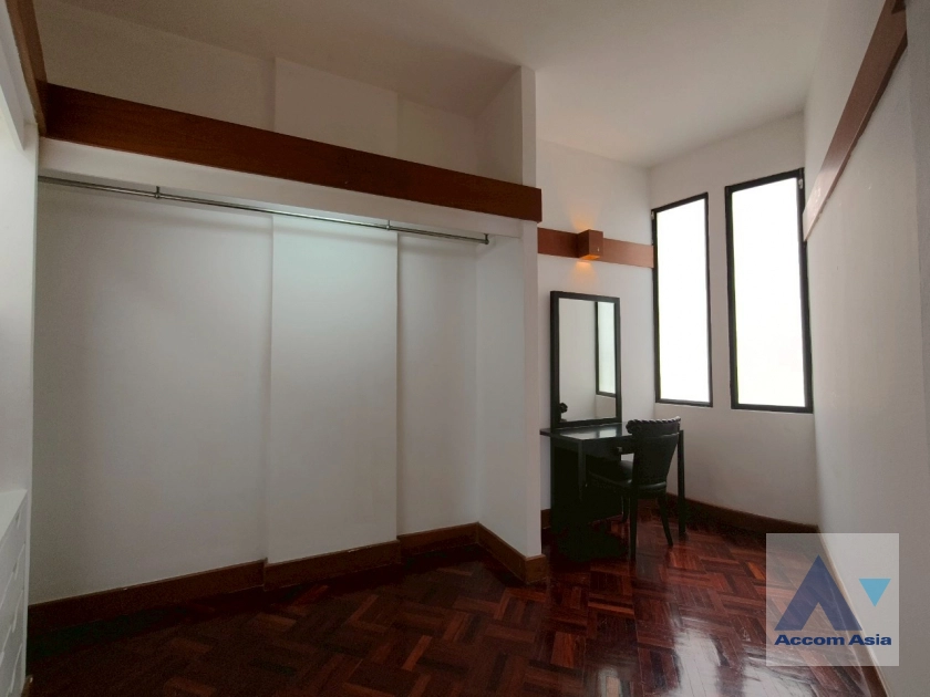 13  2 br Apartment for rent and sale in Ploenchit ,Bangkok BTS Ploenchit at Set among tropical atmosphere 19680