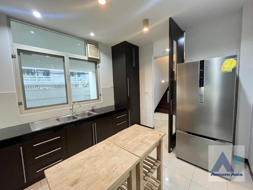 11  3 br House For Rent in Phaholyothin ,Bangkok BTS Victory Monument 69703