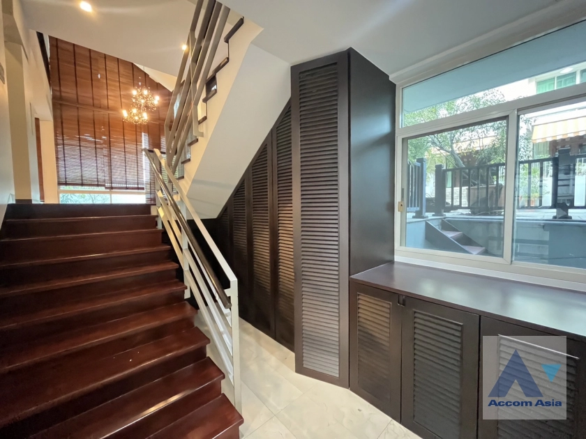 8  3 br House For Rent in Phaholyothin ,Bangkok BTS Victory Monument 69703