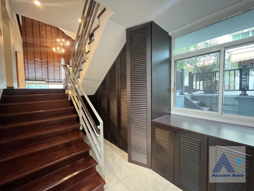 8  3 br House For Rent in phaholyothin ,Bangkok BTS Victory Monument 69703