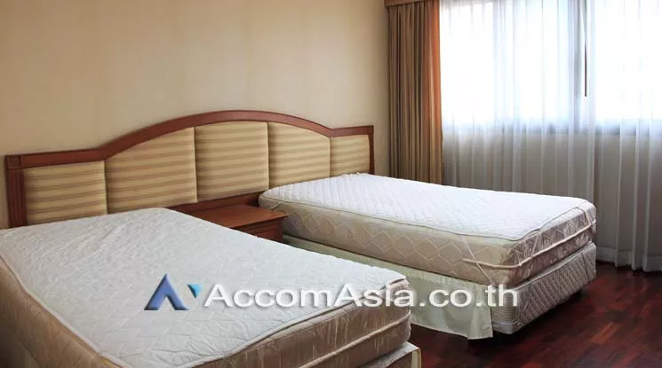  3 Bedrooms  Apartment For Rent in Sukhumvit, Bangkok  near BTS Asok - MRT Sukhumvit (19708)