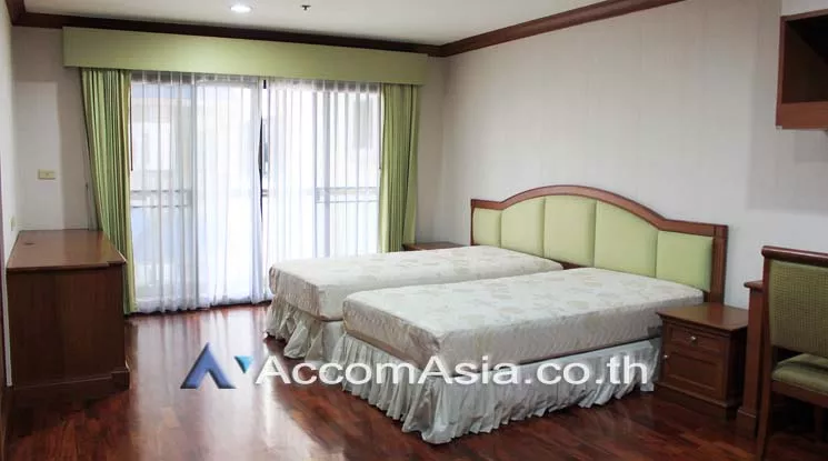  3 Bedrooms  Apartment For Rent in Sukhumvit, Bangkok  near BTS Asok - MRT Sukhumvit (19709)