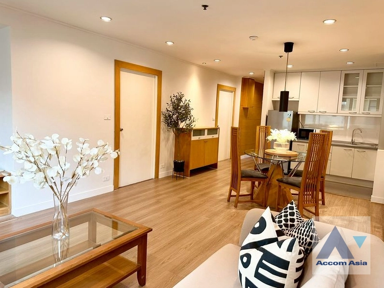unit 2 Bedrooms  Condominium For Rent & Sale in Ploenchit, Bangkok  near BTS Ratchadamri (29750)
