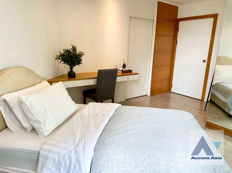 14  2 br Condominium for rent and sale in Ploenchit ,Bangkok BTS Ratchadamri at The Royal Place 1 29750