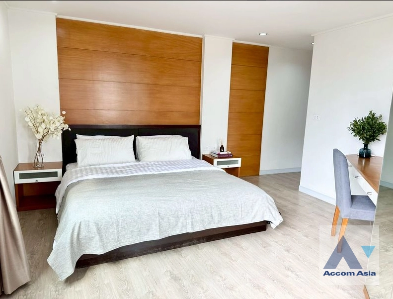 15  2 br Condominium for rent and sale in Ploenchit ,Bangkok BTS Ratchadamri at The Royal Place 1 29750