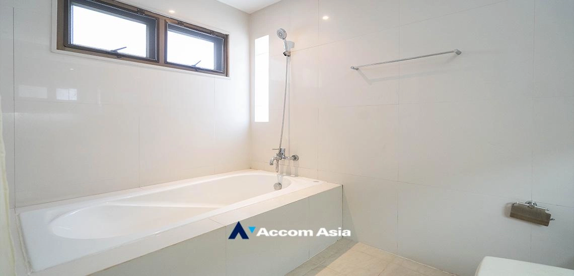 19  3 br Apartment For Rent in Sukhumvit ,Bangkok BTS Phrom Phong at 10 Mins from BTS with Shuttle Bus Service 19754