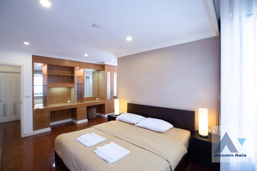 11  3 br Apartment For Rent in Sukhumvit ,Bangkok BTS Phrom Phong at 10 Mins from BTS with Shuttle Bus Service 19754
