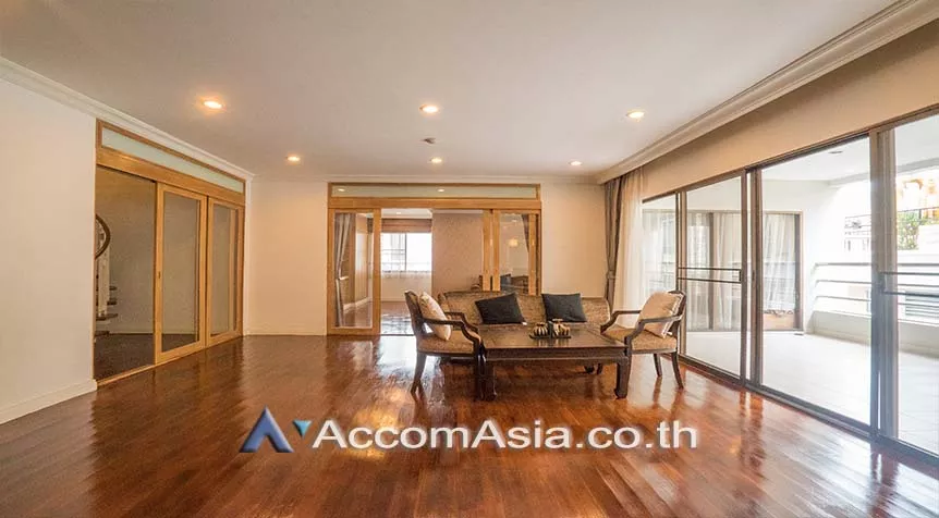 Big Balcony, Pet friendly |  10 Mins from BTS with Shuttle Bus Service Apartment  3 Bedroom for Rent BTS Phrom Phong in Sukhumvit Bangkok
