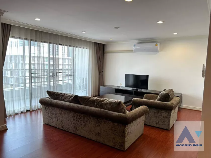 Duplex Condo, Pet friendly |  Exclusive private atmosphere Apartment  3 Bedroom for Rent BTS Phrom Phong in Sukhumvit Bangkok