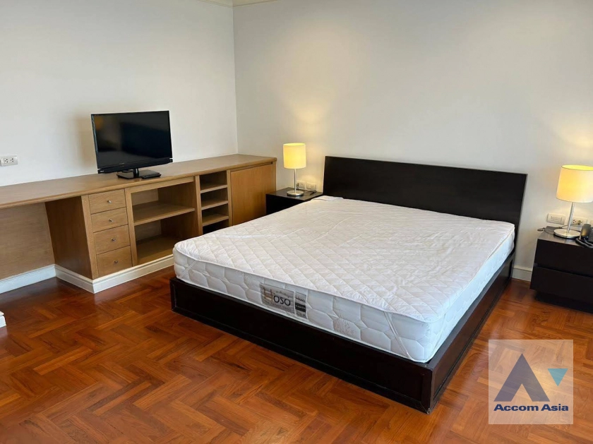 5  3 br Apartment For Rent in Sukhumvit ,Bangkok BTS Phrom Phong at 10 Mins from BTS with Shuttle Bus Service 19764