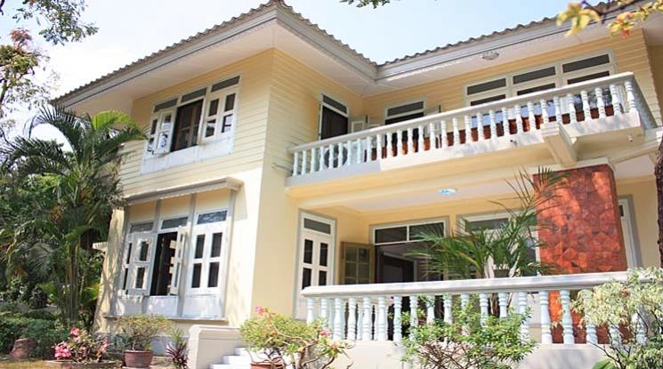 unitHome Office |  3 Bedrooms  House For Rent & Sale in Sukhumvit, Bangkok  near BTS Ekkamai (9018701)