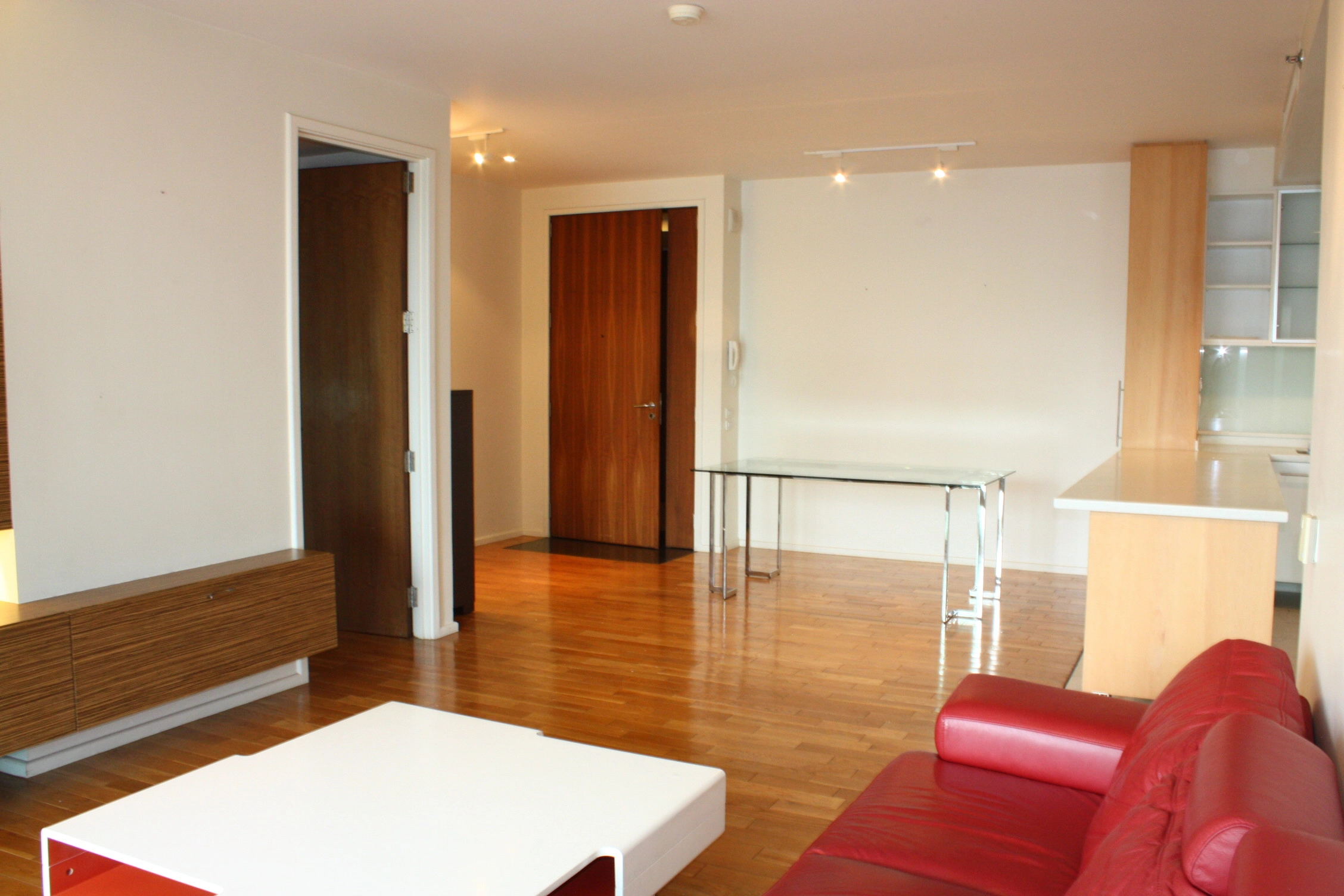 8  2 br Condominium For Rent in Silom ,Bangkok BTS Sala Daeng - MRT Silom at The Legend Saladaeng 29832