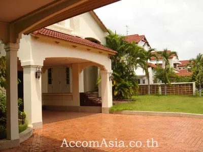 unit 4 Bedrooms  House For Rent in Samutprakan, Samutprakan  near BTS Bearing (59843)