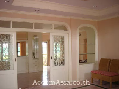 unit 4 Bedrooms  House For Rent in Samutprakan, Samutprakan  near BTS Bearing (59843)