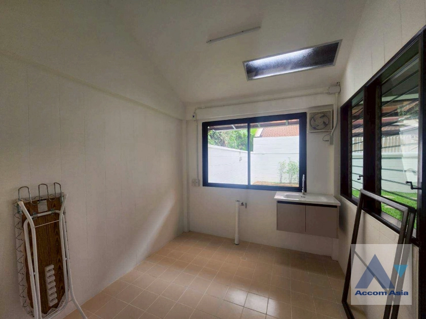 44  3 br House For Rent in Sukhumvit ,Bangkok BTS On Nut at Sukhumvit Garden City 99870