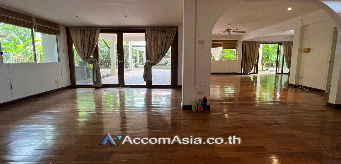  1  4 br House For Rent in New Phetchaburi ,Bangkok  at Thai Village 59881