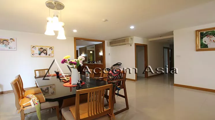 unit 3 Bedrooms  Apartment For Rent in Sukhumvit, Bangkok  near BTS Phrom Phong (19889)