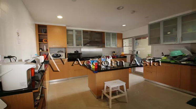 unit 3 Bedrooms  Apartment For Rent in Sukhumvit, Bangkok  near BTS Phrom Phong (19889)