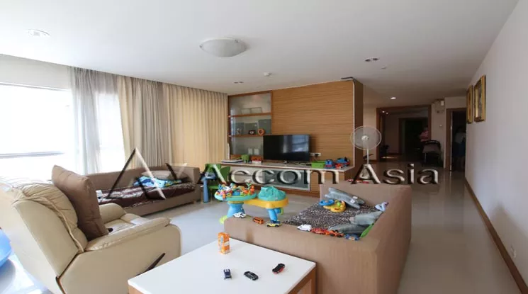 unit 3 Bedrooms  Apartment For Rent in Sukhumvit, Bangkok  near BTS Phrom Phong (19889)