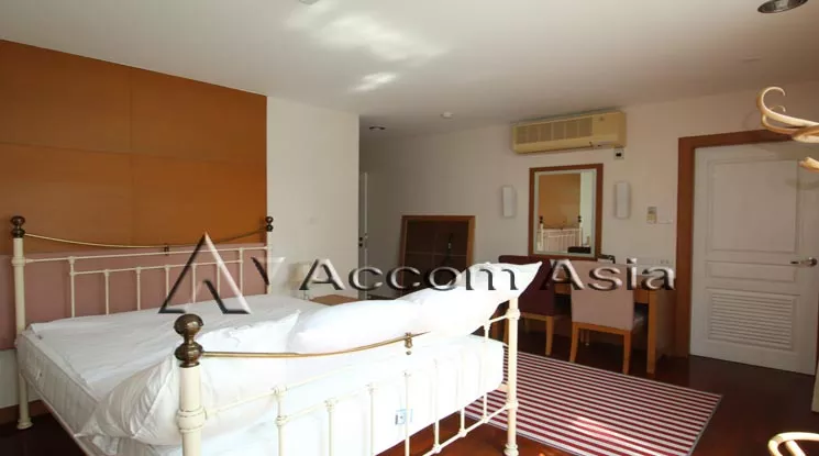 unit 4 Bedrooms  Apartment For Rent in Sukhumvit, Bangkok  near BTS Phrom Phong (19890)